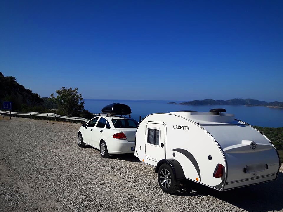20-Caretta-1500-go-cross-country-frei-stehen-autark-wild-campen-komfort-schlafen-mini-caravans-kleine-wohnwagen-escape-to-nature.jpg