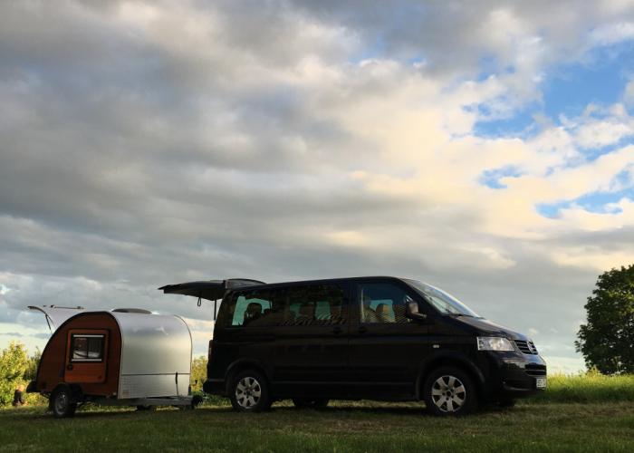 t-kulba-rebel-woody-mini-wohnwagen-teardrop-camper-offroad-outdoor-wohnanhaenger-offroad-travel-anhänger-caravan-trailer.jpg